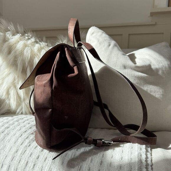 Corkor Backpack Bag Chocolate Brown Cork Vegan Sustainable Made in Portugal - Picture 9 of 14